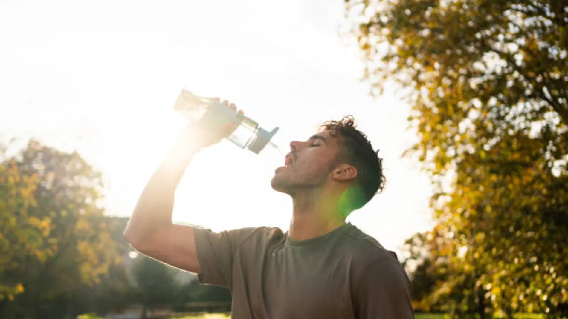 Hidratación en verano: mitos y verdades sobre qué y cuánto debemos beber