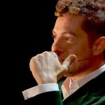 David Bisbal rompe a llorar en la final de 'La Voz Kids' al recibir un homenaje sorpresa