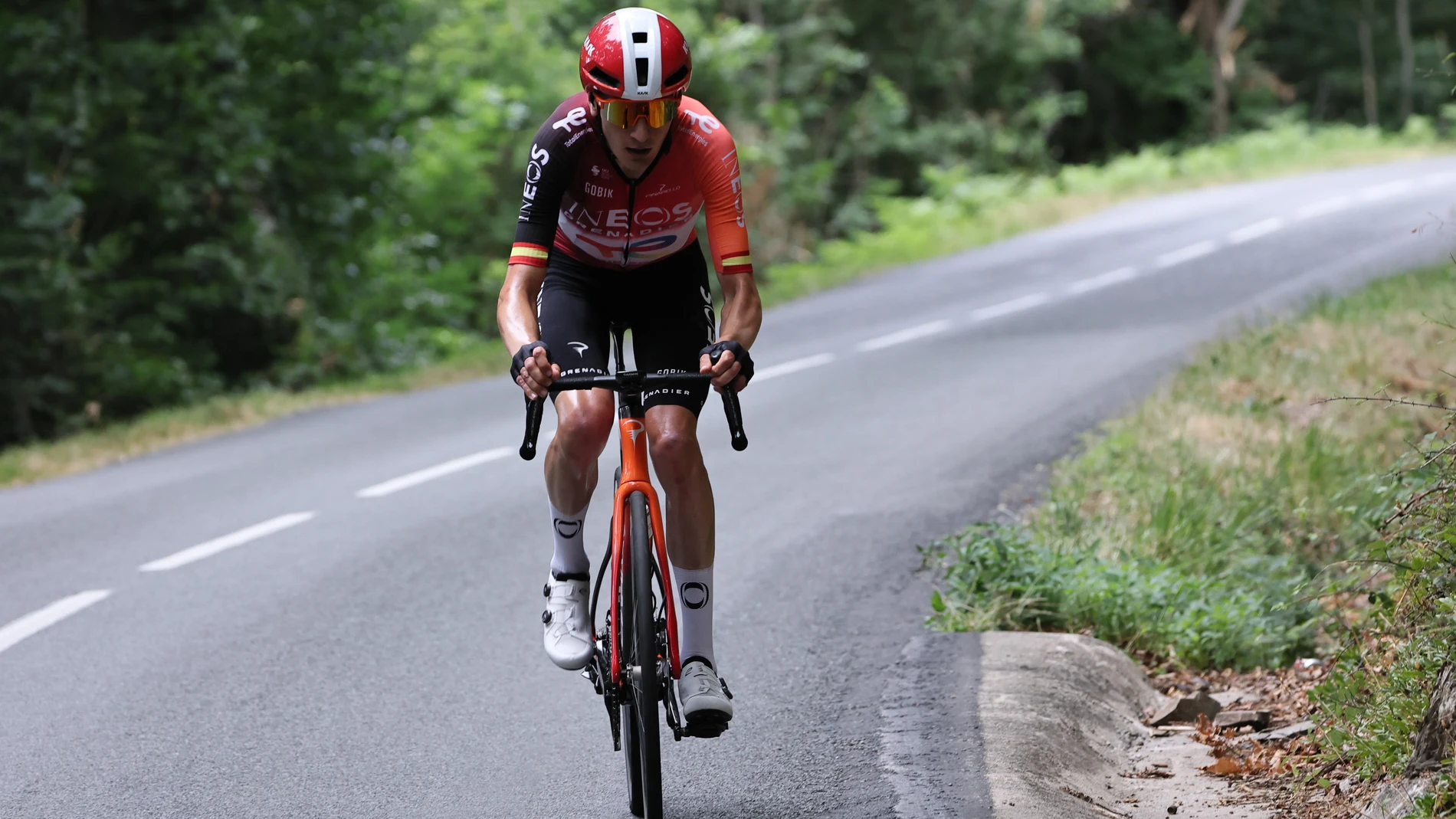 (France), 20/07/2025.- Spanish rider Carlos Rodriguez of INEOS Grenadiers team in action during the 15th stage of the Tour de France cycling race over 169.3km from Muret to Carcassonne, France, 20 July 2025. (Ciclismo, Francia) EFE/EPA/CHRISTOPHE PETIT TESSON