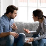 ¿Por qué en verano se duerme menos y se discute más?