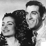 Carmen Sevilla y Luis Mariano en una escena de «El sueño de Andalucía», dirigida por Luis Lucía