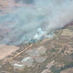 El viento agrava el incendio de Valdecaballeros (Badajoz), con ya casi 2.000 has quemadas
