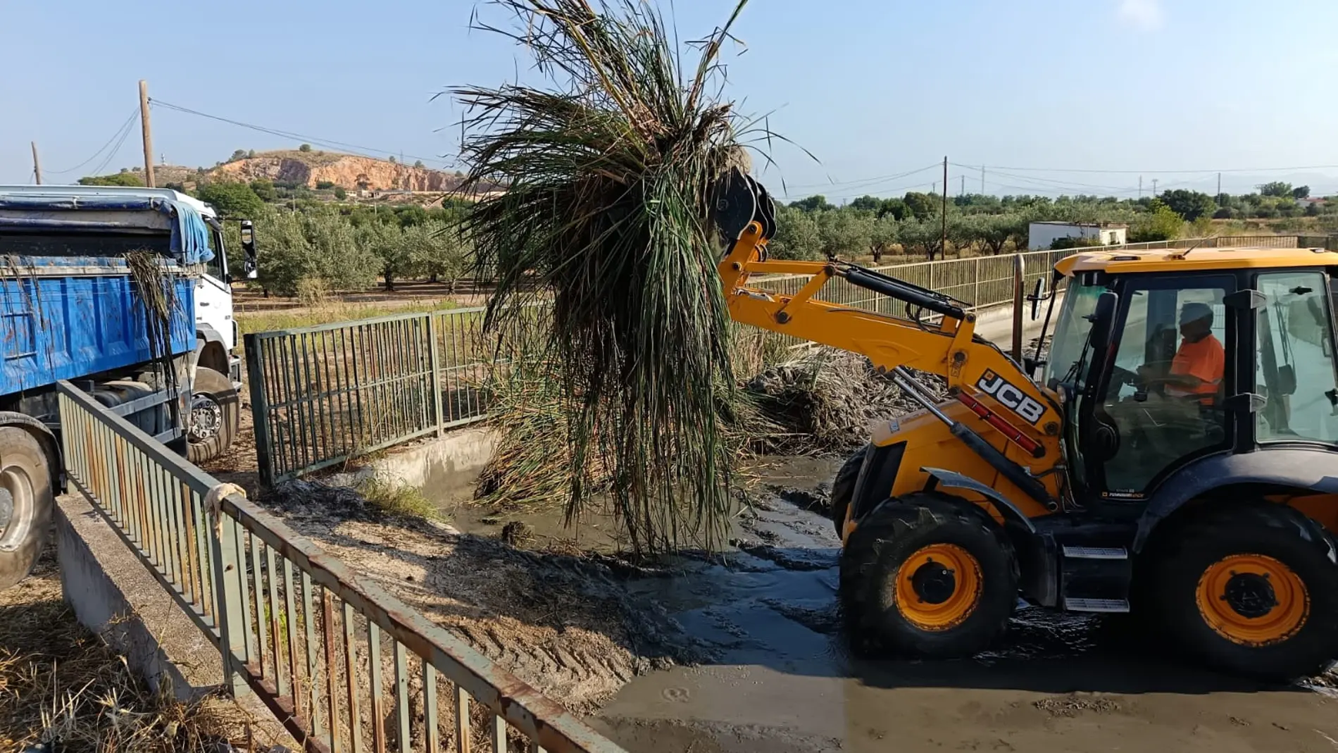 Llíria acondiciona el tanque de tormentas en Sant Vincent en prevención de futuras danas