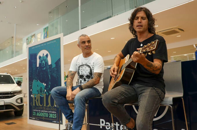 Rulo y la Contrabanda vuelven al Castillo de Argüeso tras una década con un recital íntimo