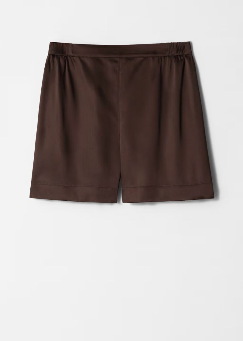Pantalones cortos de satén sin cierres.