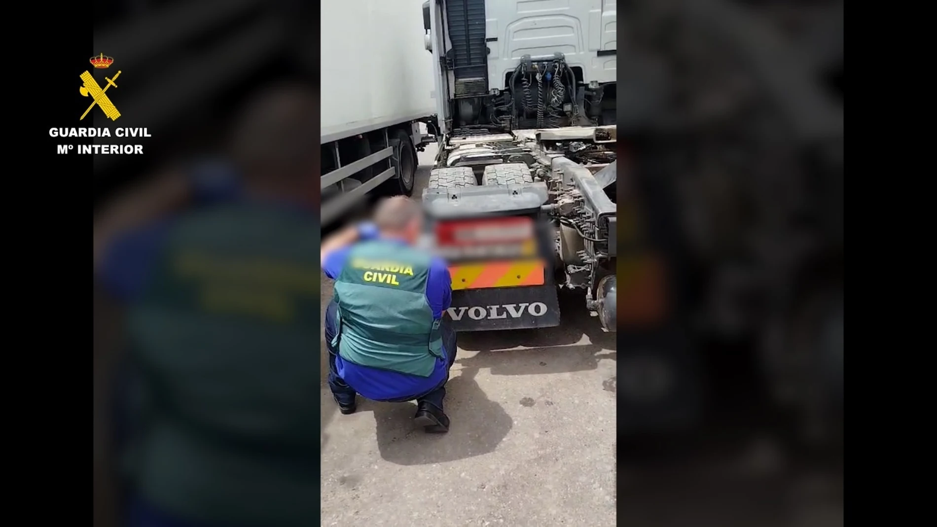 Detenido un matrimonio en Sevilla por estafa tras el robo de un camión para su venta y usar matrículas falsas