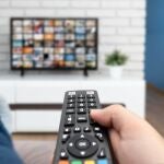 Transforma la tele de tu casa de la playa en una Smart TV moderna con este mini TV Box 8K con un 57% de descuento