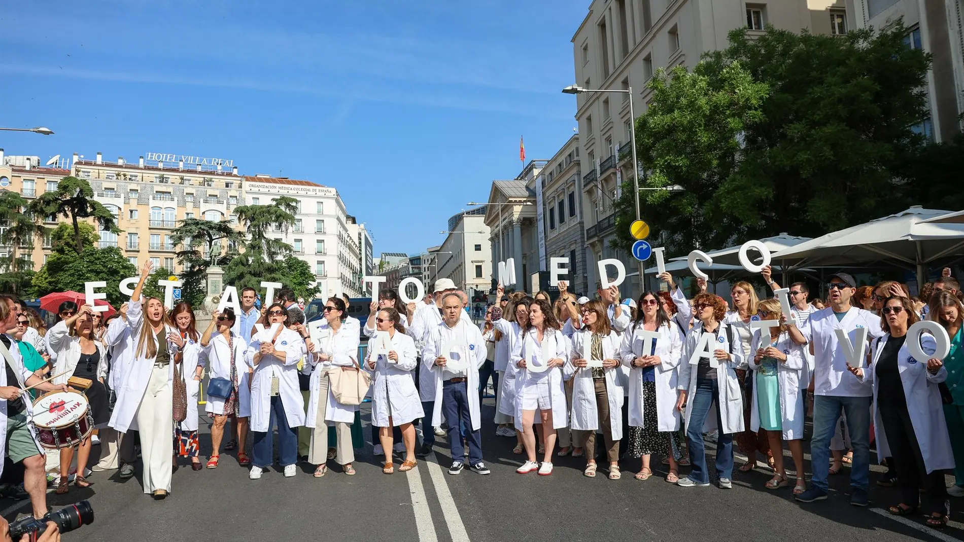Los médicos defienden la necesidad de un Estatuto propio para poner fin al "maltrato" que sufre la profesión