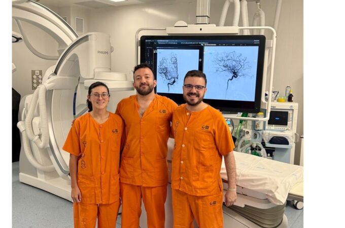 Los doctores Irene Martínez, José Manuel Muñoz Olmedo y Gonzalo Vega