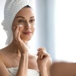 Lo dicen las expertas: el skin streaming es el método infalible para no saturar tu piel