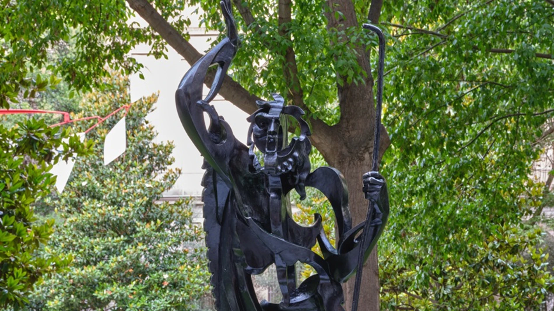'Gran Prophète' (1933), en el jardín del edificio Sabatini