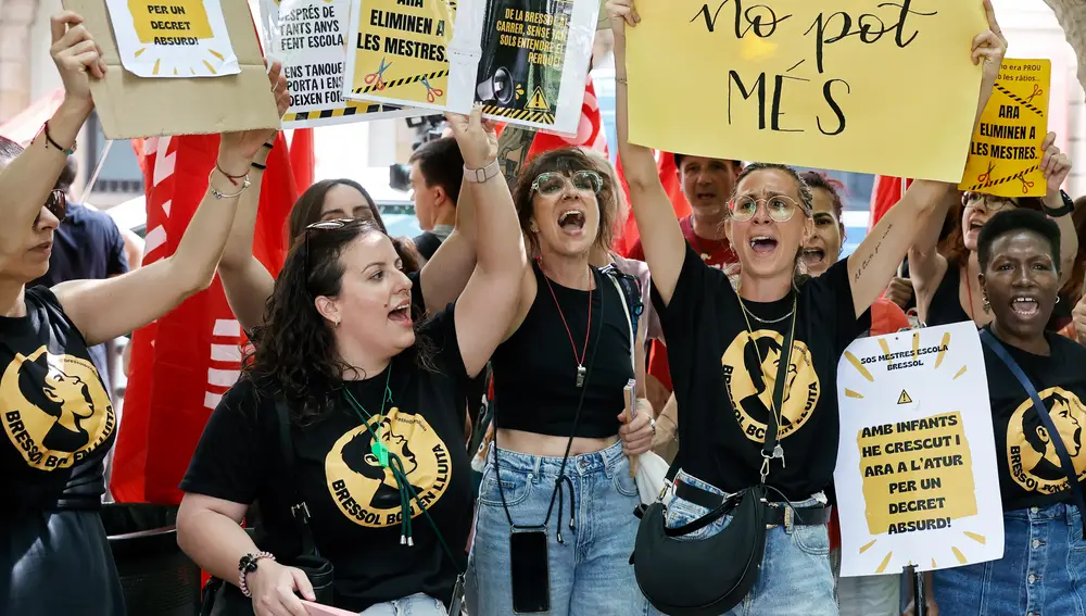 Sindicatos de docentes exigen a Niubó cambios en las normativas de las adjudicaciones