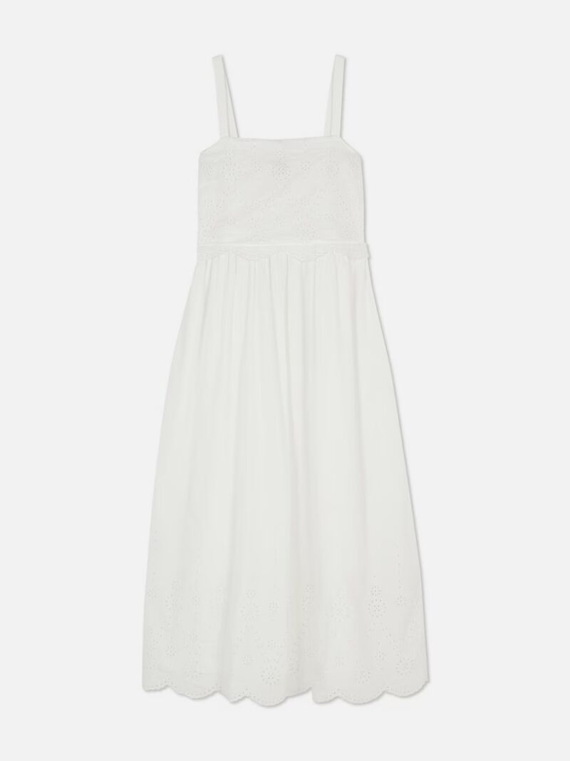 Vestido midi bordado.