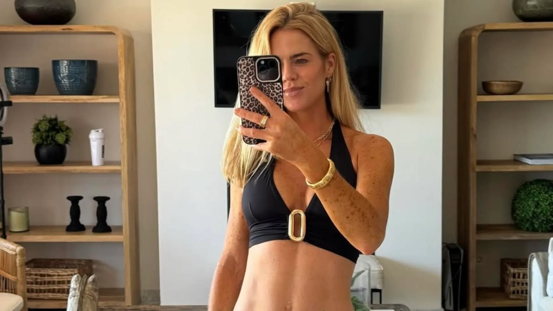 Amelia Bono y su look para la playa.
