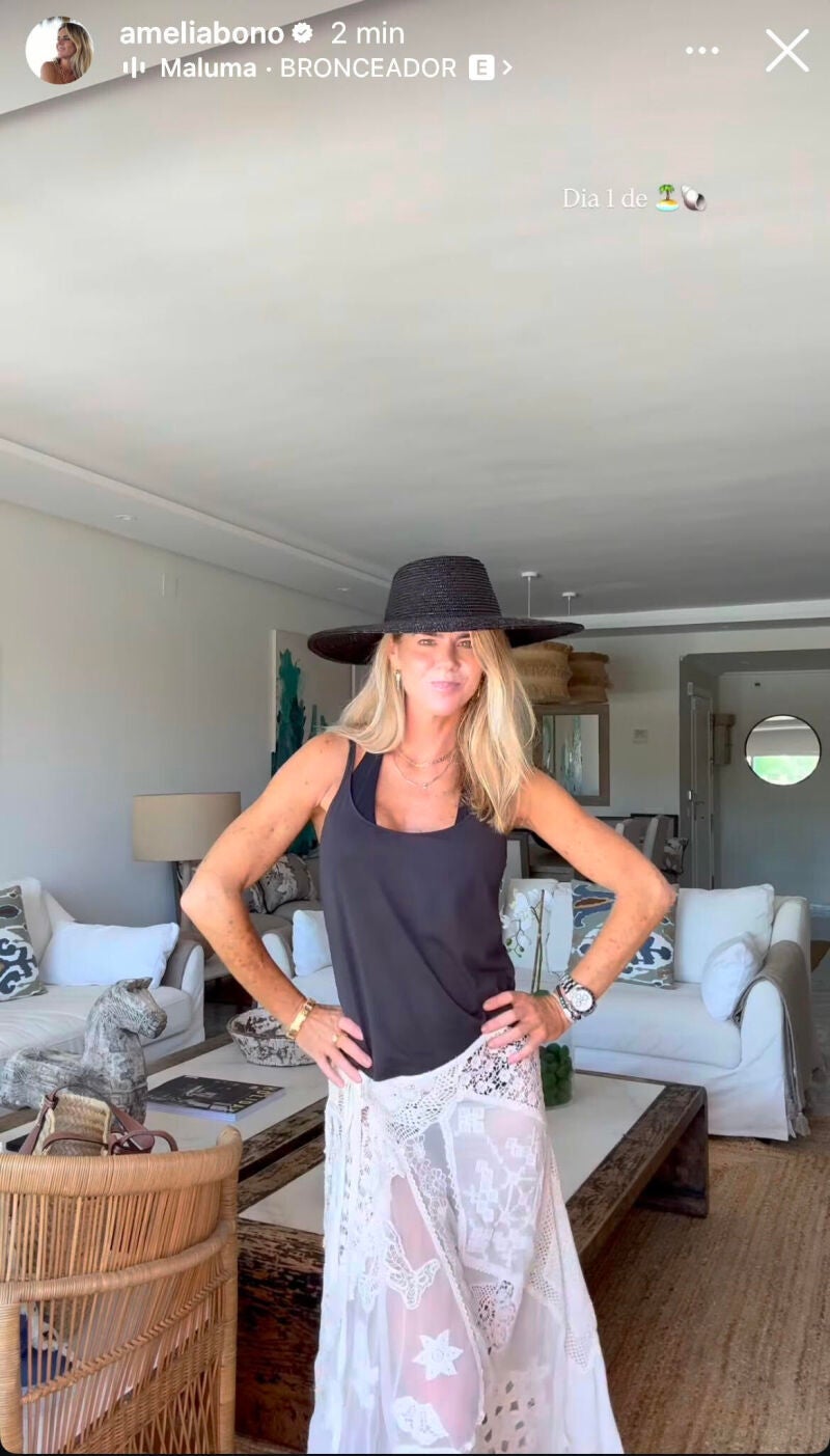 El look de Amelia Bono.