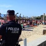 Sucesos.- AMP.- Herida en la pierna una anciana por el mordisco de un animal marino en la Playa de Palma (Mallorca)