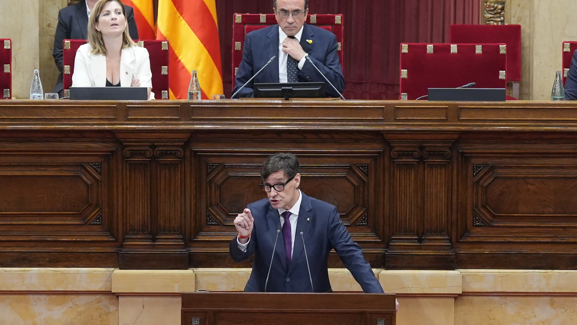 El president de la Generalitat, Salvador Illa, durante una sesión plenaria, en el Parlament de Catalunya, a 22 de julio de 2025, en Barcelona, Catalunya (España). Illa comparece en el Parlament, en el último periodo de sesiones antes de las vacaciones, para ofrecer explicaciones sobre el caso Cerdán, y sus posibles repercusiones en Catalunya. 22 JULIO 2025 David Zorrakino / Europa Press 22/07/2025