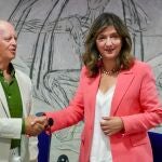 La rectora de la Universidad de León, Nuria González, y el presidente del Patronato de la Fundación Reserva de la Biosfera Alto Bernesga, Antonio García, firman un convenio marco de colaboración entre ambas instituciones.