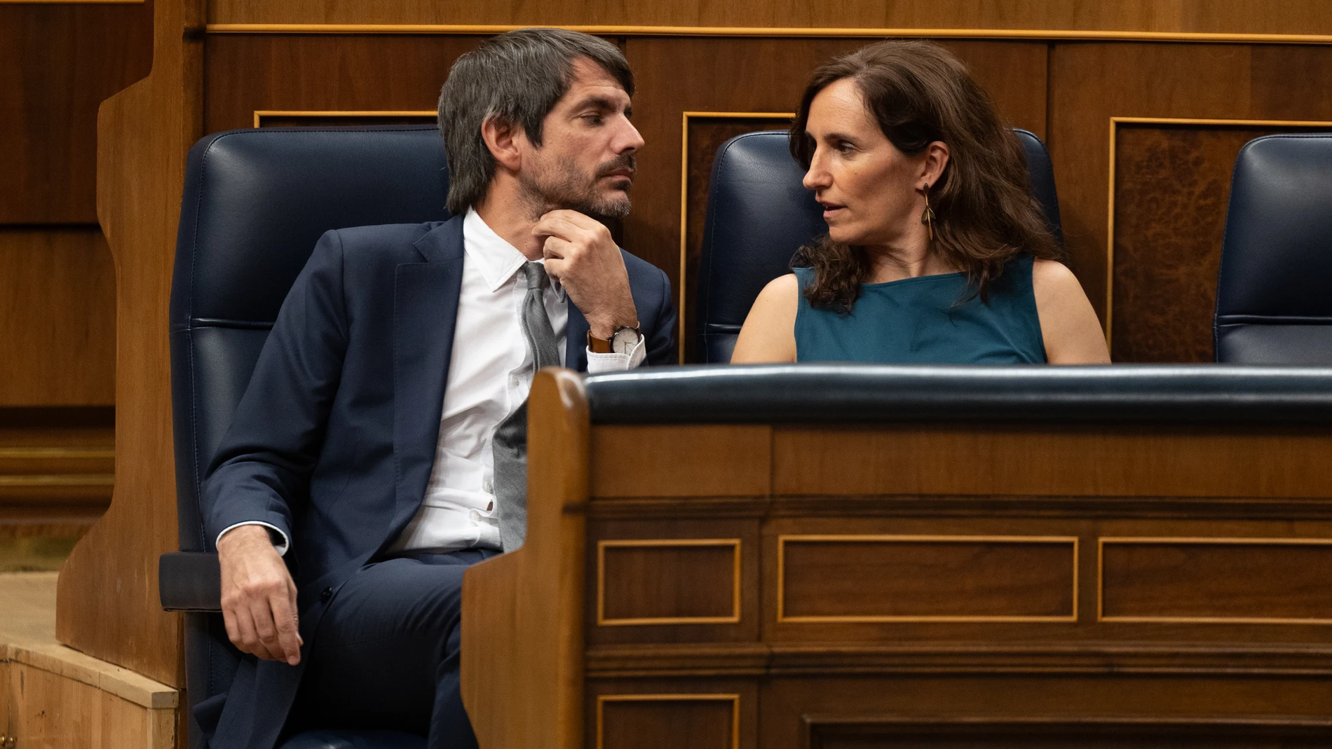 El ministro de Cultura, Ernest Urtasun y la ministra de Sanidad, Mónica García, durante una sesión plenaria extraordinaria, en el Congreso de los Diputados, a 22 de julio de 2025, en Madrid (España). El Congreso cierra este martes, 22 de julio, el curso parlamentario debatiendo en un Pleno extraordinario la convalidación de tres decretos leyes, las enmiendas a otras tres leyes provenientes del Senado y dos reformas del Reglamento del Congreso, impulsadas por PSOE y Sumar. El último pleno ante...