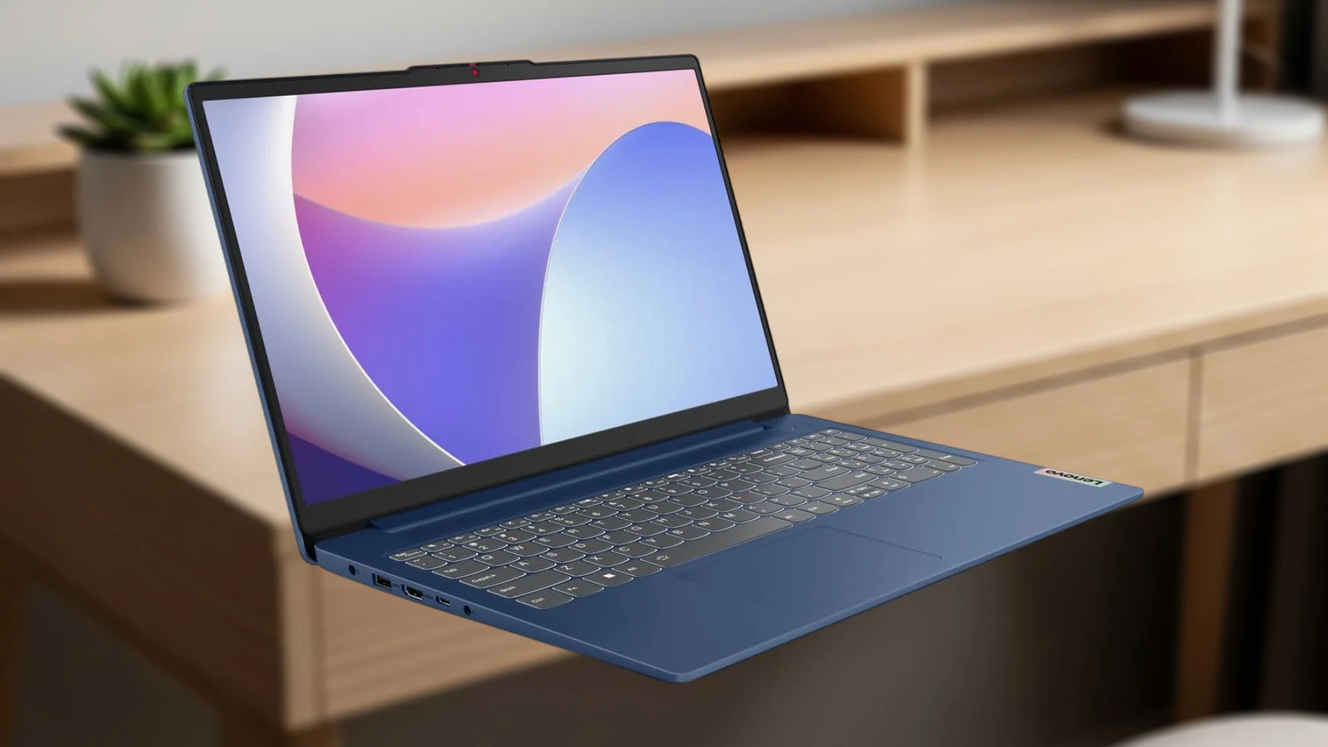 El Lenovo IdeaPad Slim 3 Gen 8 tiene un teclado de tamaño completo
