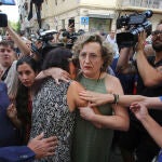 El hijo menor de Juana Rivas llega al punto pactado para el reencuentro con su padre