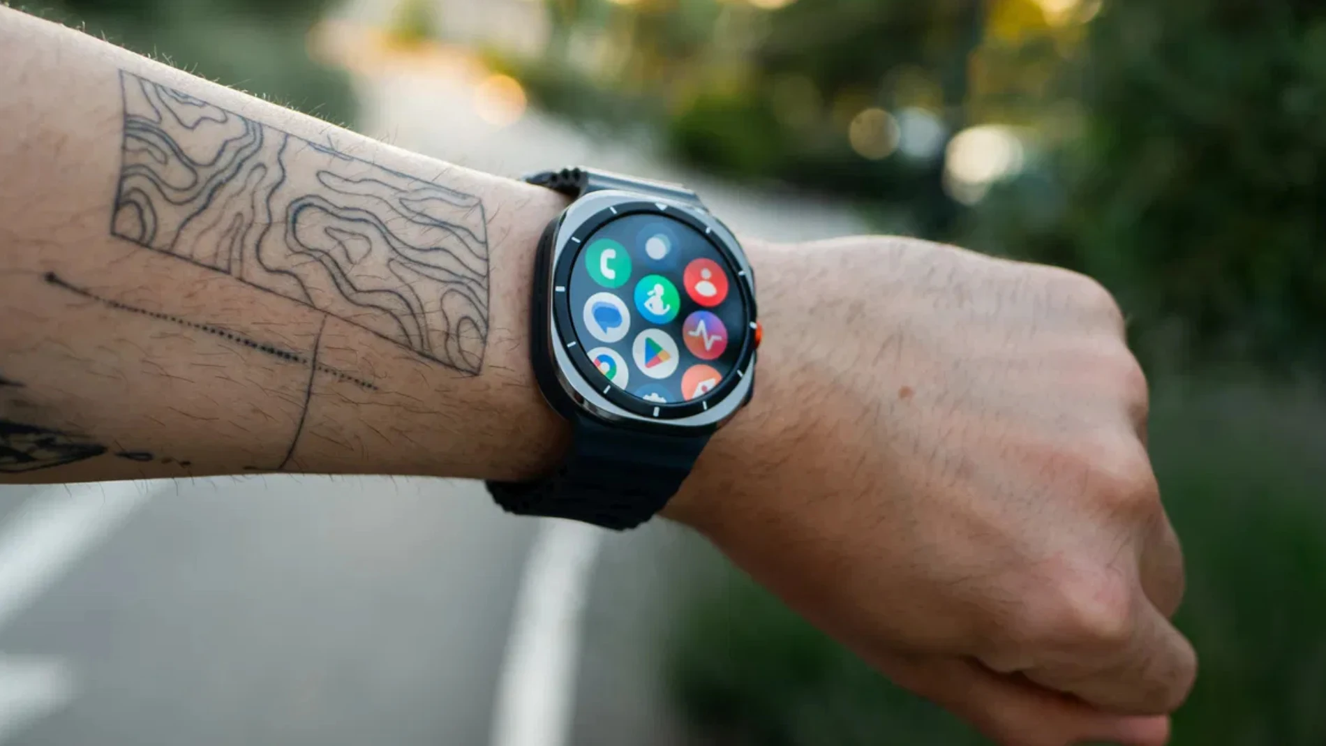 Wear OS 6 comienza a llegar al Samsung Galaxy Watch Ultra