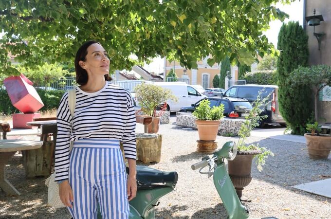 Tamara Falcó y su look francés. 