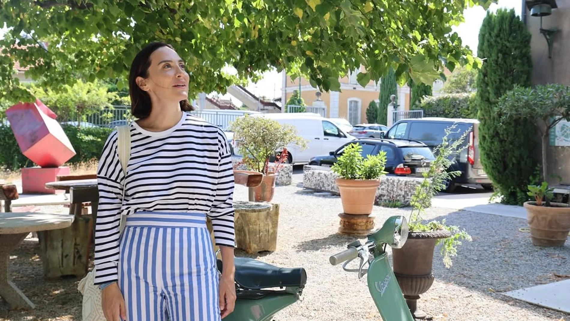 Tamara Falcó y su look francés.
