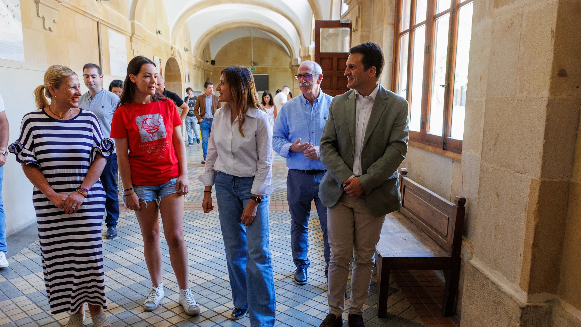 La consejera de Educación, Rocío Lucas, visita el IES "Antonio Machado" de Soria junto a Yolanda de Gregorio
