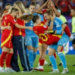 Las jugadoras de la selección española celebran la victoria ante Alemania