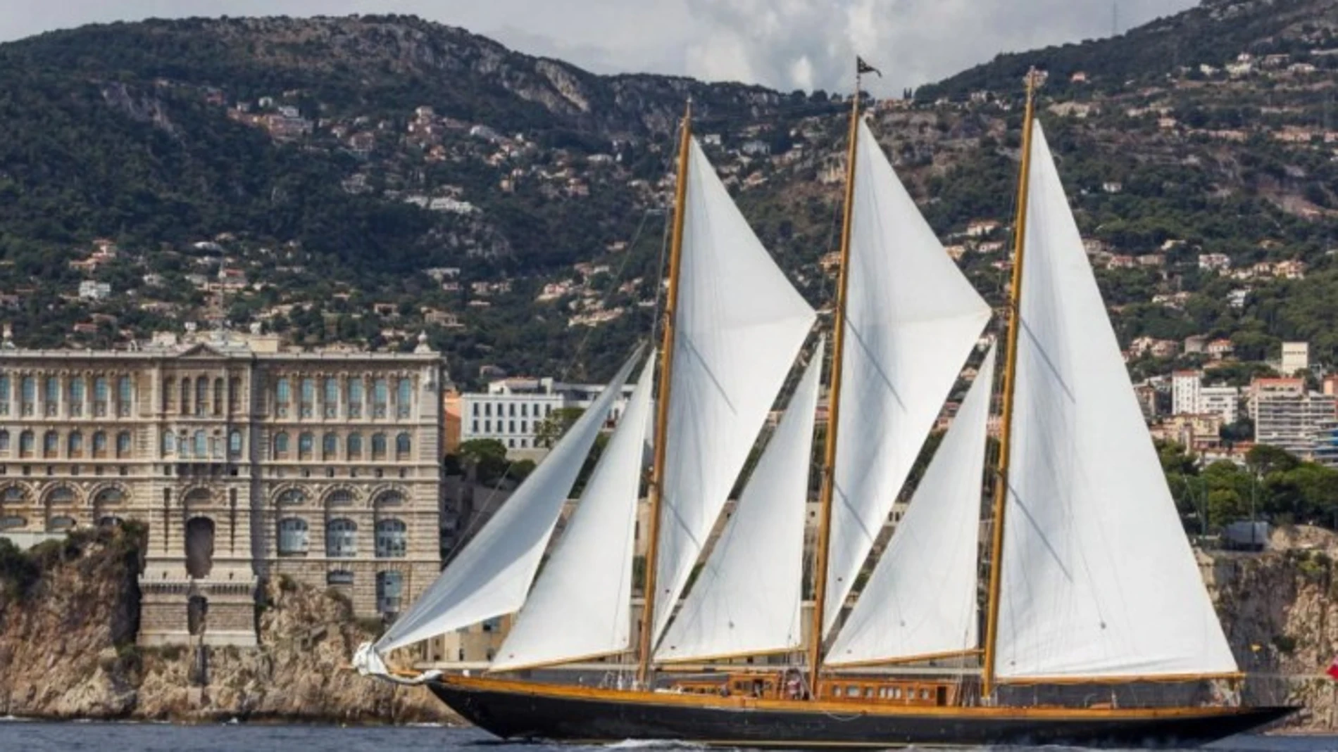 La leyenda negra que acompaña al velero de la familia Gucci que surca Baleares