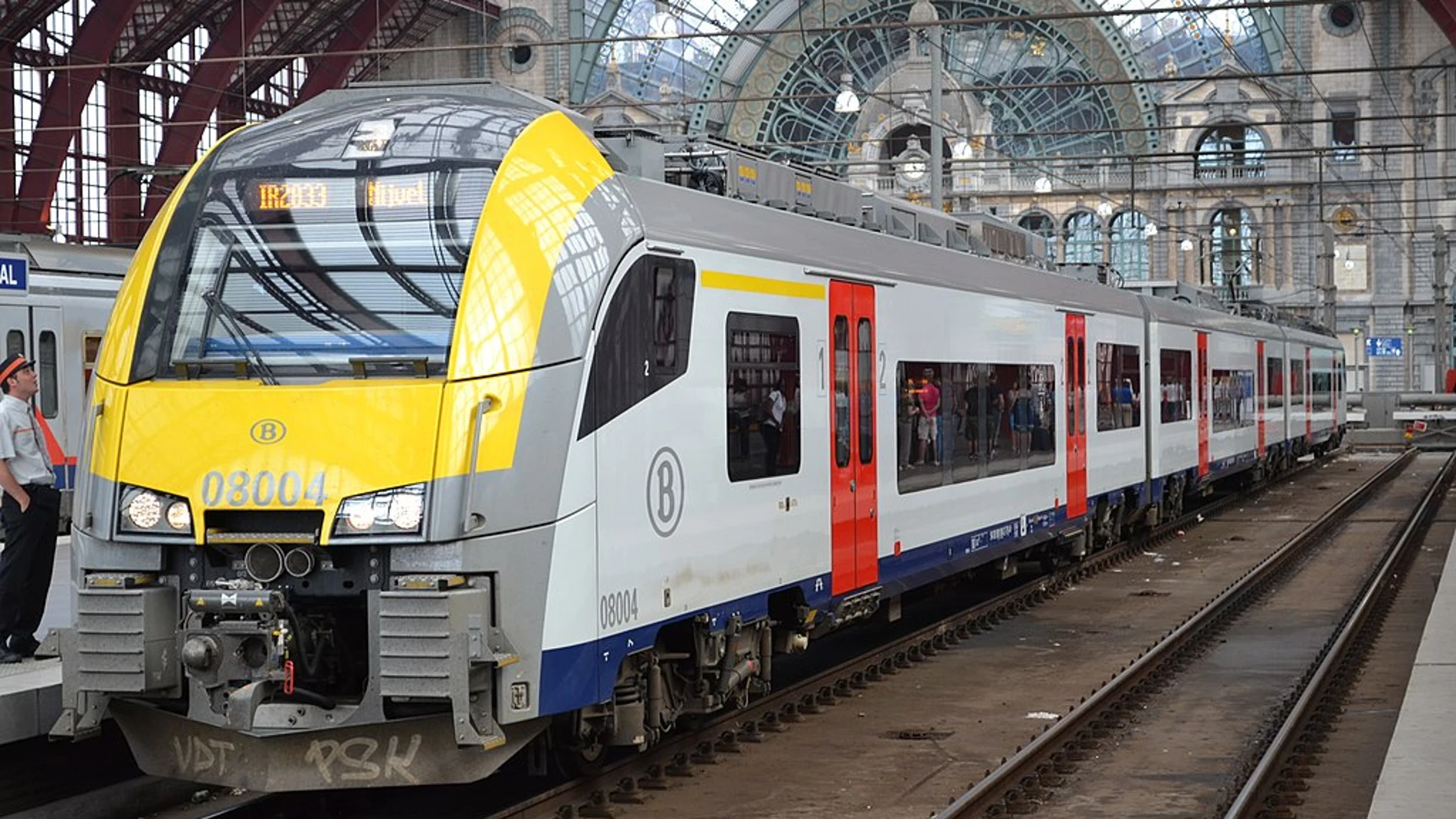 Un tren de la operadora ferroviaria pública belga SNCB