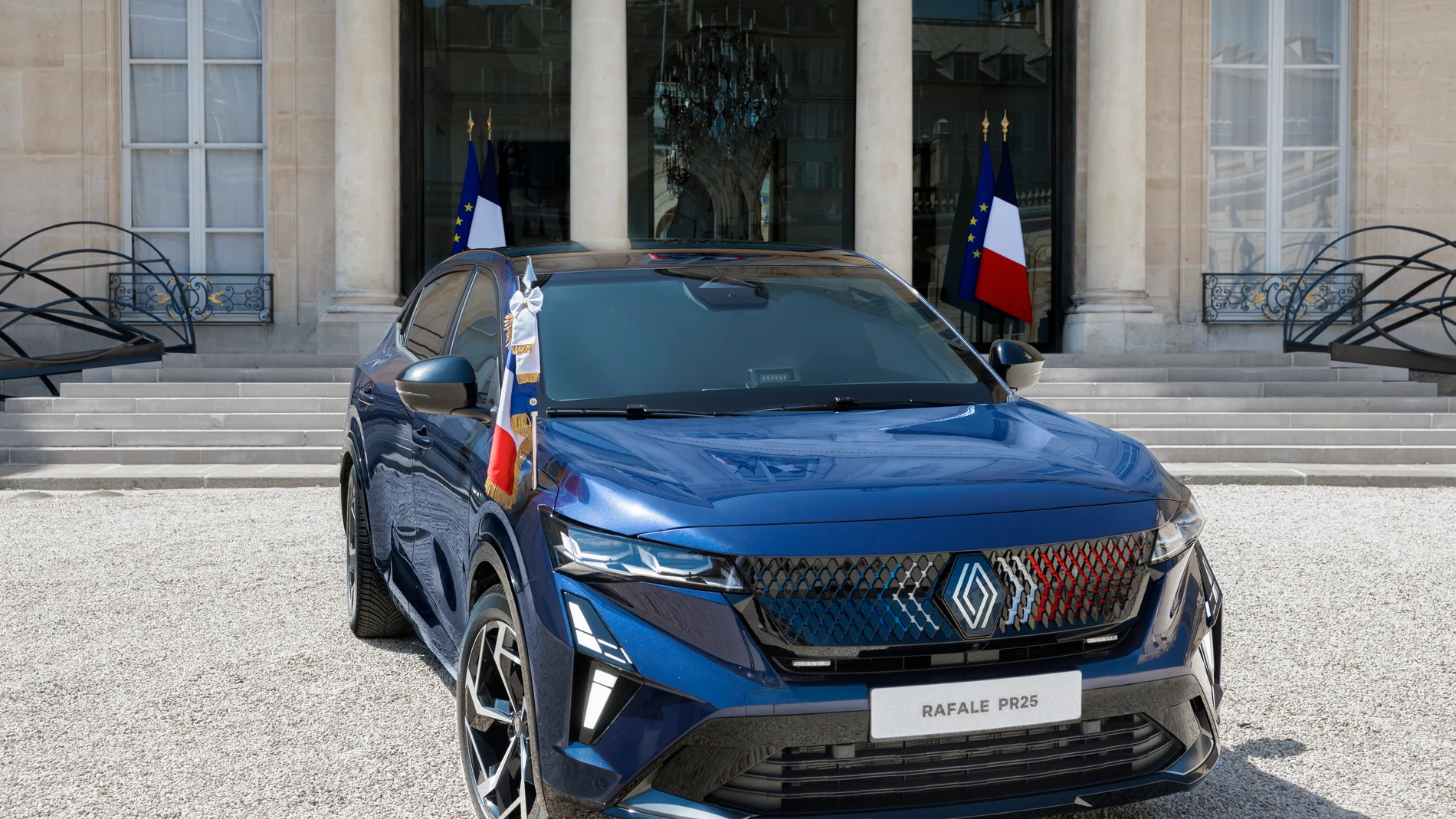El coche del presidente de la República francesa se ha fabricado en Palencia