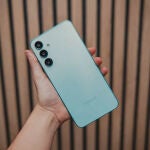 La parte trasera del Samsung Galaxy A16 5G en su acabado 'Light Green'
