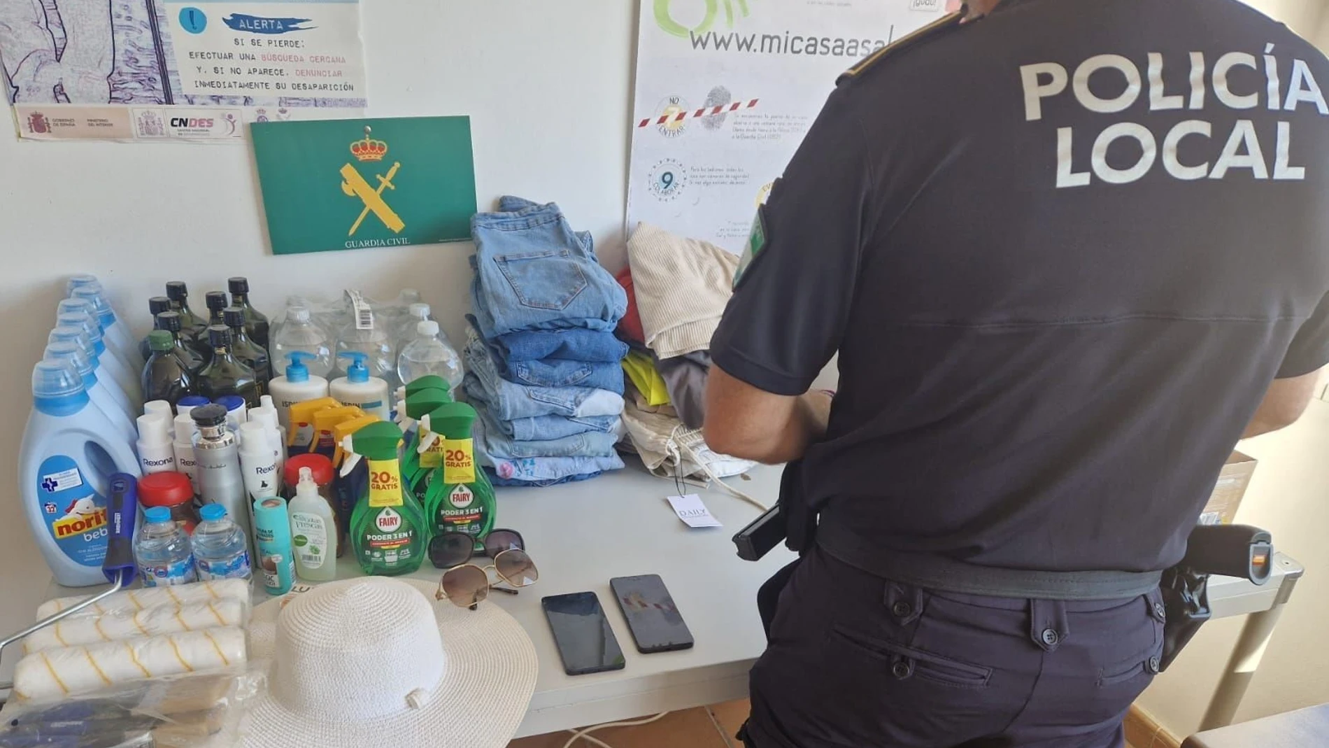 Material robado recuperado por la Policía Local de Almonte.REMITIDA / HANDOUT por POLICÍA LOCAL DE ALMONTEFotografía remitida a medios de comunicación exclusivamente para ilustrar la noticia a la que hace referencia la imagen, y citando la procedencia de la imagen en la firma23/07/2025
