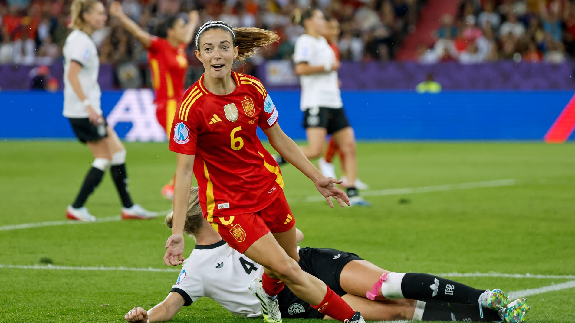 Aitana Bonmatí celebra el gol que metió a España en la final