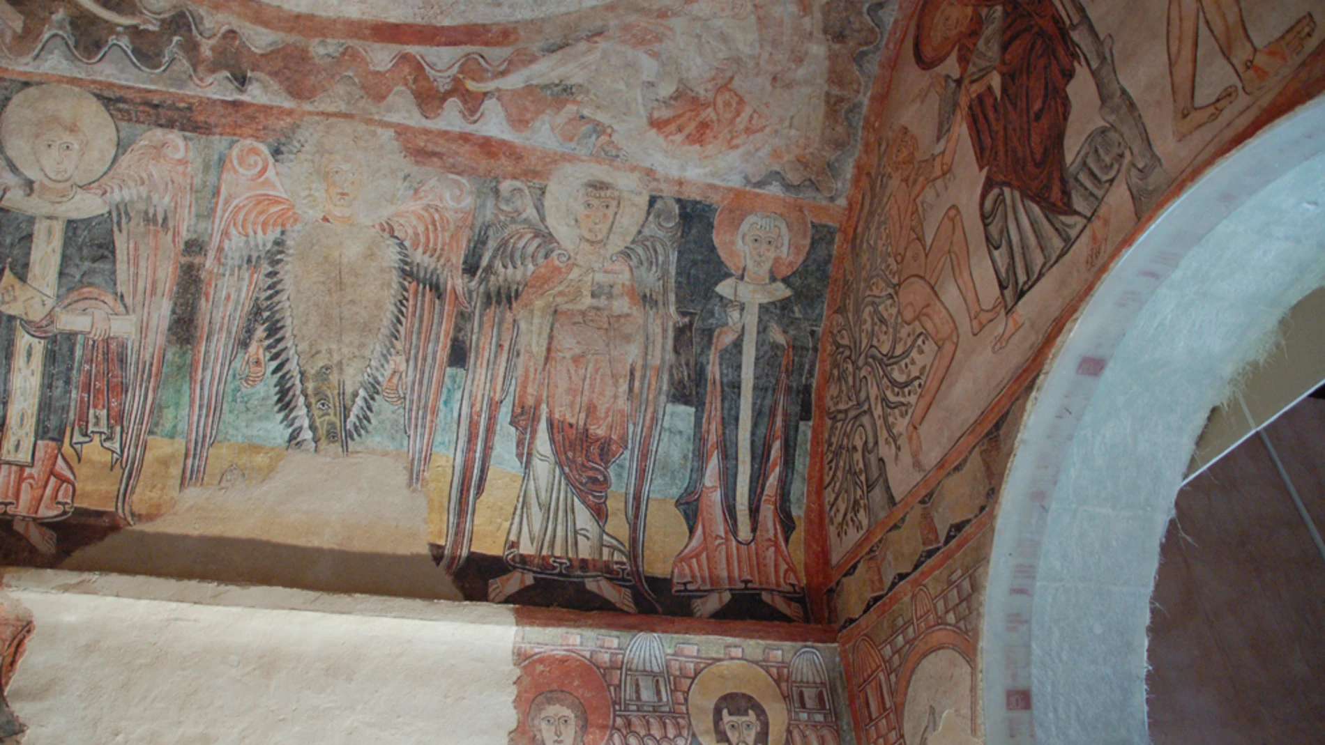 Pinturas de la ermita de la Vera Cruz de Maderuelo