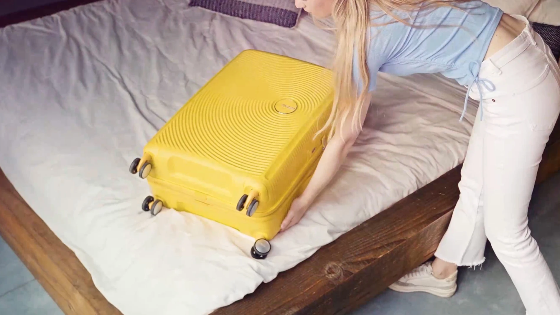 American Tourister Soundbox