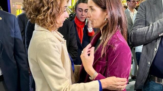 La consellera de Hacienda, Ruth Merino, junto a la ministra María Jesús Montero