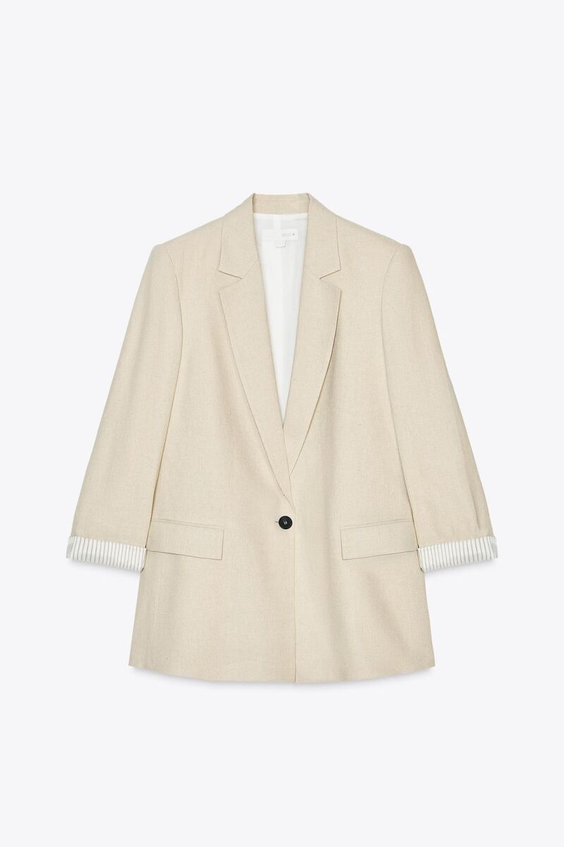 Blazer con lino puño estampado.