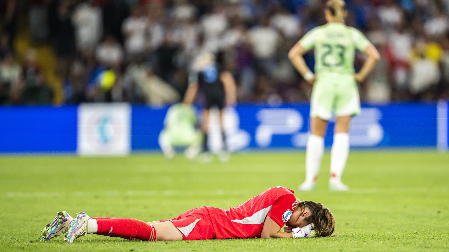 GENEVA (Switzerland), 22/07/2025.- Italy's goalkeeper Laura Giuliani reacts after losing the UEFA Women's EURO 2025 semi final soccer match between England and Italy in Geneva, Switzerland, 22 July 2025. (Italia, Suiza, Ginebra) EFE/EPA/SALVATORE DI NOLFI