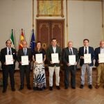 El presidente de la Junta de Andalucía, Juanma Moreno, firma en el Palacio de San Telmo con la patronal y los sindicatos de la Educación Concertada un acuerdo para la mejora de la enseñanza concertada.