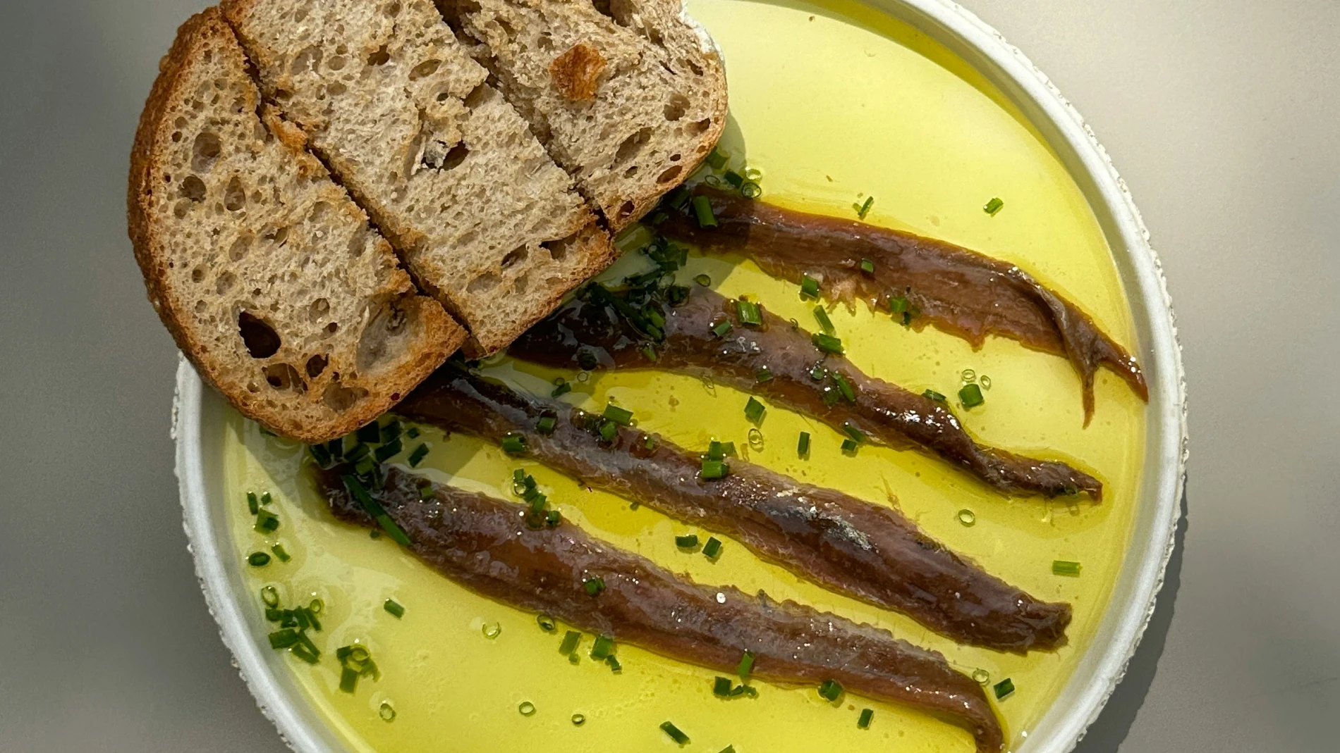 Ni sardinas ni atún: este pescado enlatado es un tesoro de beneficios
