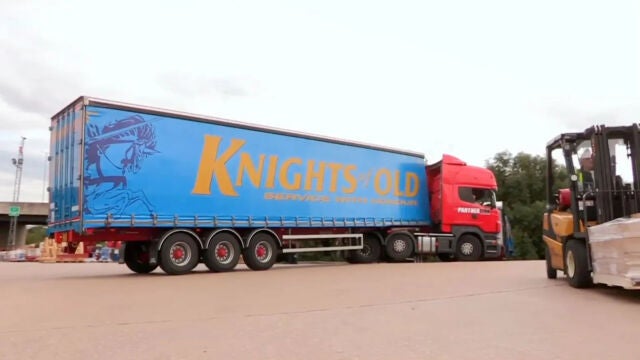 Uno de los camiones de la extinta empresa KNP con la marca Knights of Old