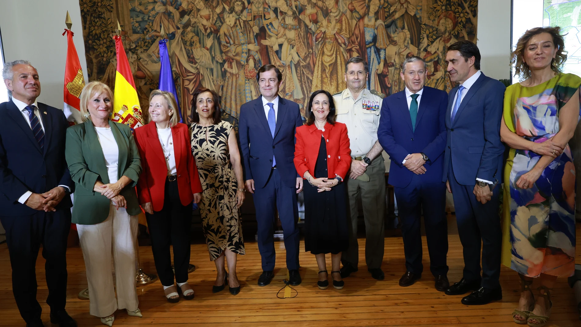 El presidente de la Junta de Castilla y León, Alfonso Fernández Mañueco, presenta el Plan Regional de Ámbito Territorial ‘Monte la Reina’, junto a la ministra de defensa, Margarita Robles, Nicanor Sen, Leticia García, Juan Carlos Suárez-Quiñones y Javier Faúndez, entre otros