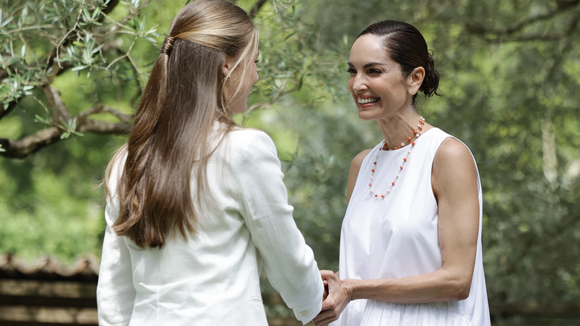 Eugenia Silva junto a la Princesa Leonor.