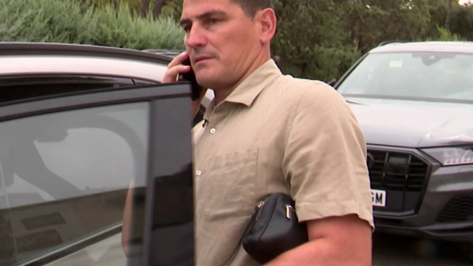 Iker Casillas, muy enfadado, da la callada por respuesta a su 'idilio' con la Pantoja colombiana