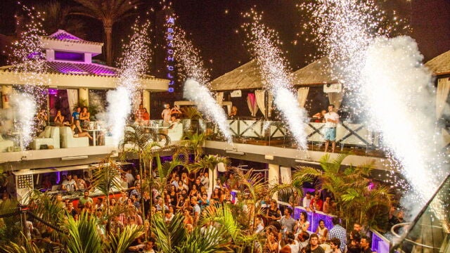 ¿Vacaciones en Canarias? No te pierdas estos beach club para disfrutar el verano como nunca
