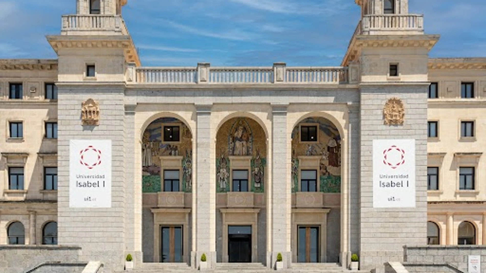 Fachada de la Universidad Isabel I