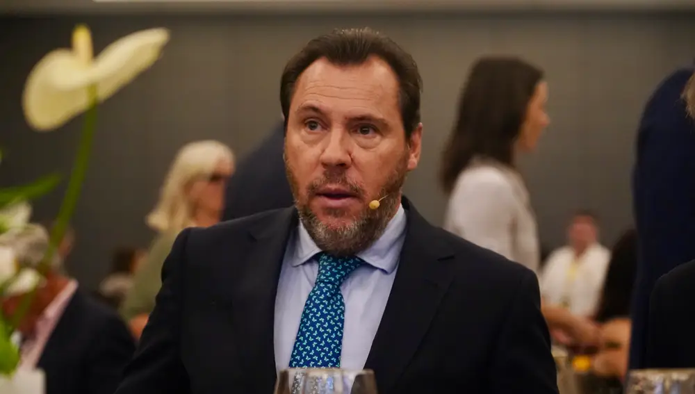 Óscar Puente participa en un encuentro-coloquio organizado por Diario Sur